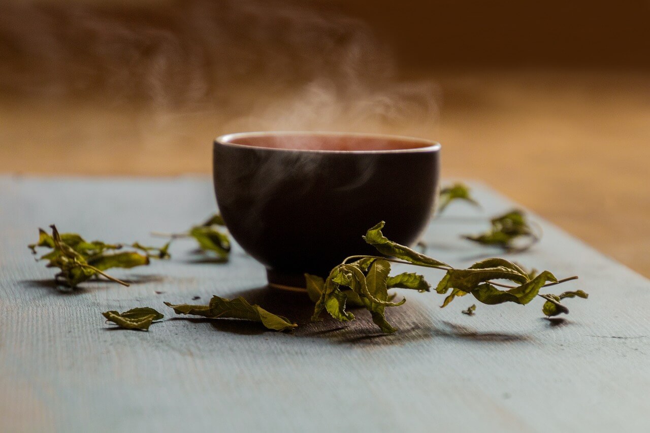 El té amarillo es uno de los más raros y preciosos del mundo. Exclusivamente chino, ha servido a emperadores y cortes durante siglos, y sigue siendo un té noble.