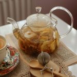 ¿Cuáles son los accesorios indispensables para preparar té a granel? ¿Qué tipo de tetera es mejor? Respondemos a estas preguntas y le recomendamos los mejores accesorios.