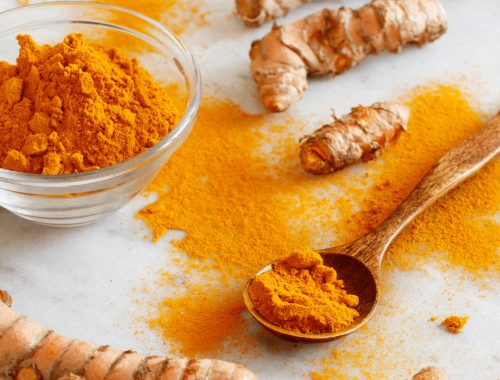 Chá de Curcuma: benefícios, para que serve e como fazer