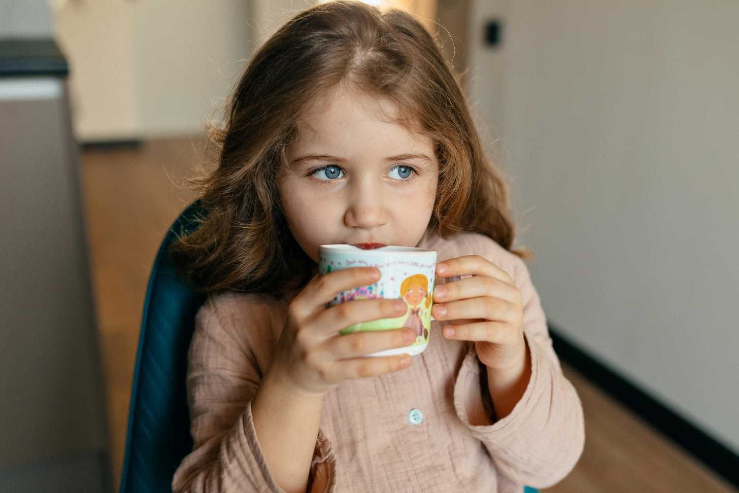 Kinder: welche Tees und Kräutertees trinken können